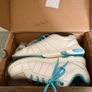 Women’s Bowling Shoes